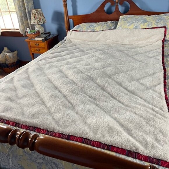 EDDIE BAUER Oversized Cardinal Tartan Plaid Down Throw - Picture 7 of 12